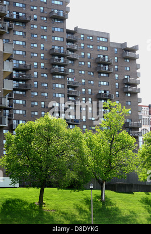 Hôtel sur la rivière Genesee dans le centre de Rochester, New York, États-Unis Banque D'Images