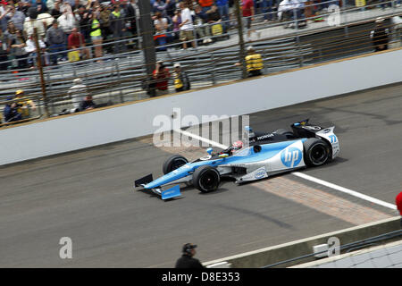 Indianapolis, Indiana, États-Unis, le 26 mai 2013. Ronde 5, Indycar, Indianapolis, Indy 500 , IN, USA, 17-27 mai 2013, Simon Pagenaud, Schmidt Hamilton Motorsports (Image Crédit : Crédit : Ron Bijlsma/ZUMAPRESS.com/Alamy Live News) Banque D'Images