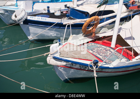 Les bateaux de pêche amarrés dans le port de Héraklion, Crète, Grèce Banque D'Images