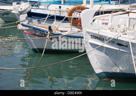 Les bateaux de pêche amarrés dans le port de Héraklion, Crète, Grèce Banque D'Images