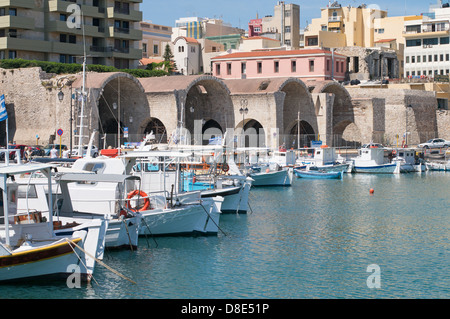 Vestiges de l'chantiers vénitien au port d'Héraklion, Crète, Grèce. Banque D'Images