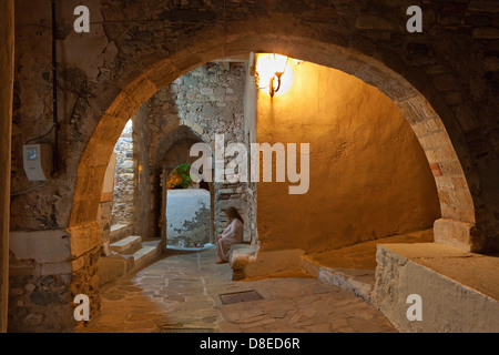 Vieilles rues médiévales au château de l'île de Naxos en Grèce Banque D'Images