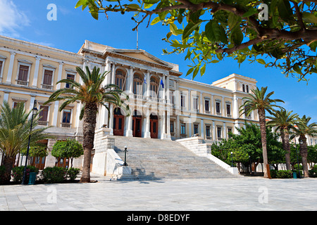 La mairie de la ville d'Ermoupolis à Syros Island en Grèce Banque D'Images