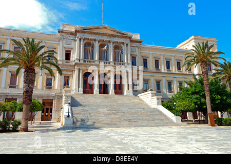 La mairie de la ville d'Ermoupolis à Syros Island en Grèce Banque D'Images