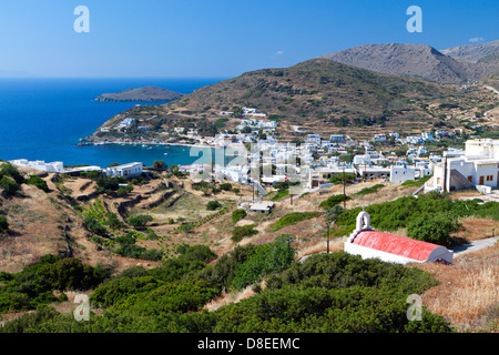 Kini bay à l'île de Syros en Grèce Banque D'Images