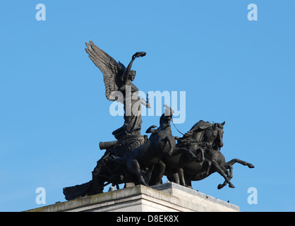 Gros plan de l'Ange de la paix sur le Quadrige sur Wellington Arch à Hyde Park Corner, London Banque D'Images