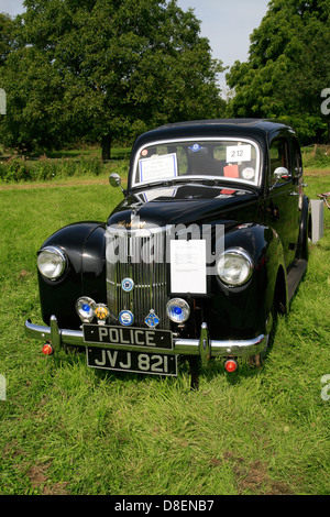 1952 Ford Prefect ex voiture de police et à vapeur Vintage Rally Evesham Worcestershire England UK Banque D'Images