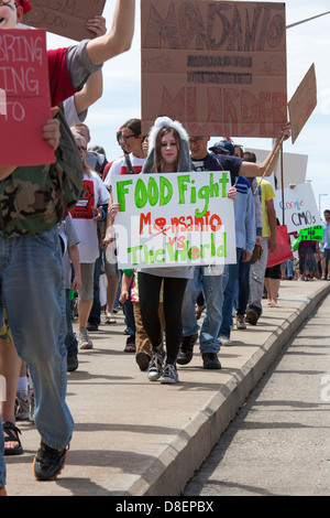 'Marche contre Monsanto" les aliments génétiquement modifiés Banque D'Images