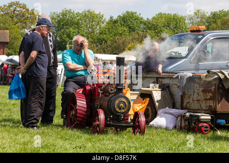 Petit tracteur à vapeur à un rassemblement à Earls Barton Northamptonshire Banque D'Images