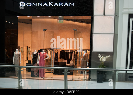 Magasin de vêtements DKNY Fashion Avenue Dubaï Mall Banque D'Images