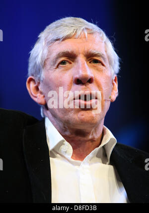 L'ancien Ministre des affaires étrangères, Jack Straw parle à Peter Florence au Hay Festival 2013, Powys, Wales Banque D'Images