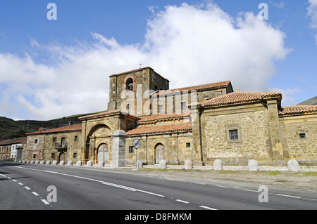 Colegiata de Arbas Banque D'Images