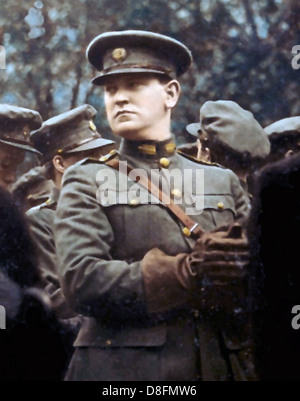 MICHAEL COLLINS (1890-1922), leader révolutionnaire irlandais à l'enterrement d'Arthur Griffin, Dublin 16 Août 1922 - voir la description ci-dessous Banque D'Images