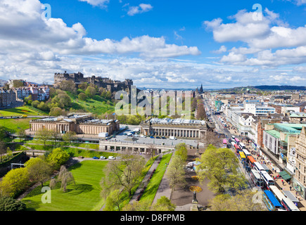 Les toits de la ville d'Edimbourg avec le casle Princes street et le centre-ville d'Édimbourg Edinburgh Scotland Midlothian UK GB EU Europe Banque D'Images