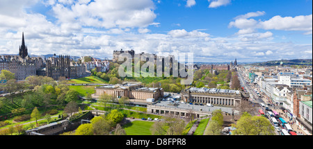 Vue sur Princes Street Edinburgh centre-ville Edinburgh Midlothian Scotland UK GB Europe Banque D'Images