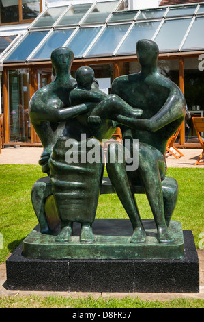 Fondation Henry Moore Perry Green Auguste Rodin Sculpture contemporaine moderne exposition de groupe familial 1949 bronze statue Banque D'Images