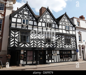 Bâtiment Tudor original construit 1510 plateau de logement chambres restaurant Lichfield Street l'alésage Banque D'Images