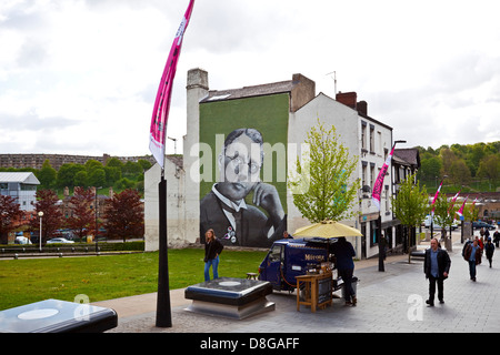 Le Harry Brierley murale sur le mur arrière de l'hôtel Howard à Sheffield South Yorkshire, UK Banque D'Images