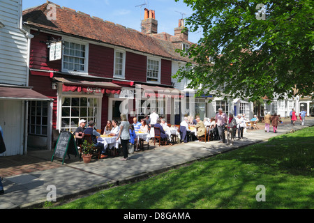Les restaurants et les cafés de trottoir Tenterden Kent England UK GO Banque D'Images