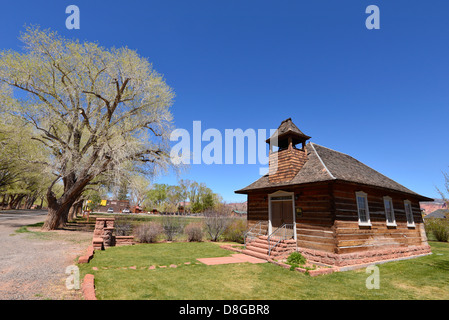 Ancienne église et l'école, Torrey, Utah. Banque D'Images