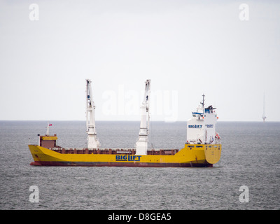 Une grue ship off Tyneside, Angleterre. Banque D'Images