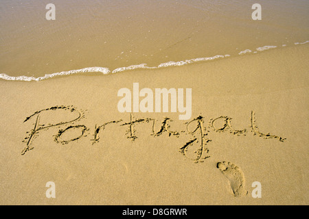 Lettrage au Portugal dans le sable Banque D'Images