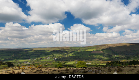 Widecombe dans la lande. Widecombe Valley. Dartmoor National Park, Devon, Angleterre Banque D'Images