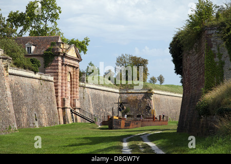 France, Alsace, Neuf-Brisach, citadelle, forteresse de Vauban, l'UNESCO, Porte de Belfort (Belfort) Tor Banque D'Images