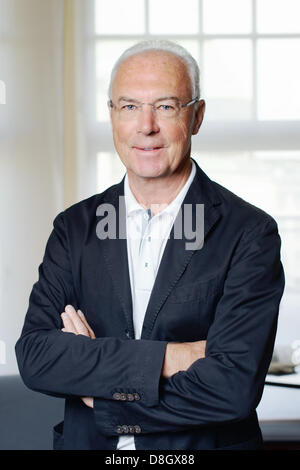 Exclusif : l'ancien joueur de football et actuel président d'honneur du Bayern Munich, Franz Beckenbauer à Hambourg le 16.05.2013. Photo : Robert Schlesinger Banque D'Images