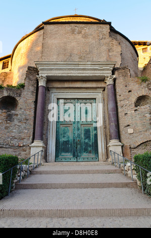 Temple de Romulus, Forum Romain, Rome, Italie Banque D'Images