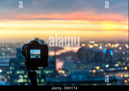 Un Nikon D800 appareil photo s'enclenche un pseudo-mars se terminant une chaude journée à Melbourne, Australie. Banque D'Images