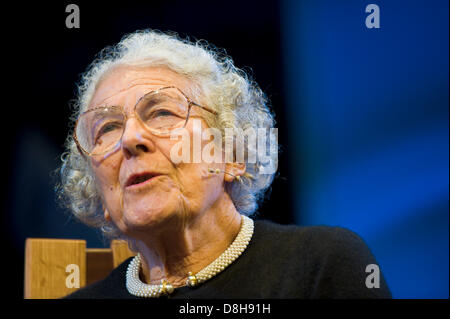 Judith Kerr auteur de l'enfant photographié à Hay Festival 2013 Hay-on-Wye Powys Pays de Galles UK Banque D'Images