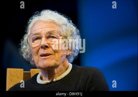 Judith Kerr auteur de l'enfant photographié à Hay Festival 2013 Hay-on-Wye Powys Pays de Galles UK Banque D'Images