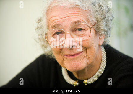 Judith Kerr auteur de l'enfant photographié à Hay Festival 2013 Hay-on-Wye Powys Pays de Galles UK Banque D'Images
