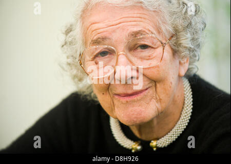 Judith Kerr auteur de l'enfant photographié à Hay Festival 2013 Hay-on-Wye Powys Pays de Galles UK Banque D'Images