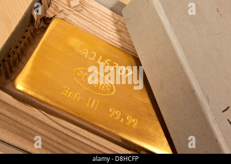 Barre d'or lingots de Hatton Garden Londres Angleterre concessionnaire or Crédit photo : David Levenson Banque D'Images