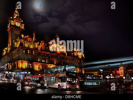Rocco forte Balmoral hôtel de luxe, Princes St, Edinburgh ville Midlothian Ecosse Royaume-Uni au crépuscule, EH2 2eq Banque D'Images