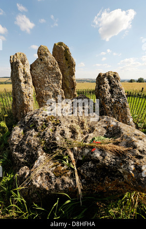 Le Néolithique préhistoire dolmen sépulture Whispering Knights. Une partie de l'Rollright Stones, Oxfordshire, Angleterre. 5000 + ans Banque D'Images