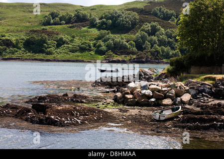 Bateau de pêche amarré à Eilean Iarmain ou Isleornsay Ecosse Ile de Skye Sleat Banque D'Images