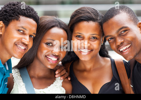 Groupe d'étudiants américains africains closeup Banque D'Images