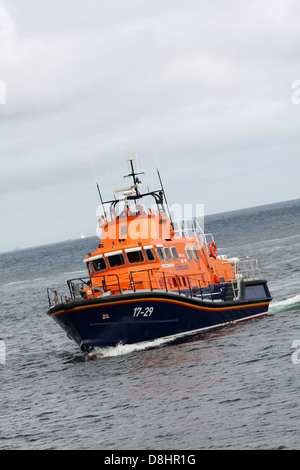 La vie Perfoms RNLI Bateau de démonstration Banque D'Images