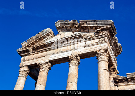 Pompey fait Apamée (Apameia) ou Afamia (Arabe) partie de l'Empire romain en Syrie. Cardo Maximus rue avec des colonnes. Et romain Banque D'Images