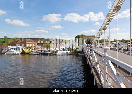 L'Angler Marlow Bridge et UK Banque D'Images