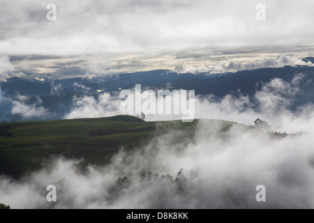 Matin Nuages, Valle Central, Highlands, Costa Rica Banque D'Images