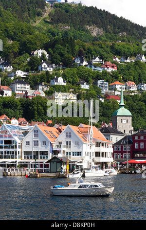 Bateaux dans le port de Bergen. La Norvège. Banque D'Images