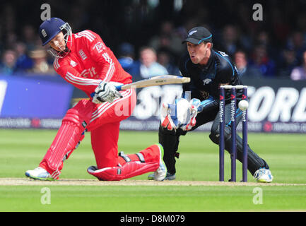 Londres, Royaume-Uni. Le 31 mai 2013. Joe racine en action au cours de la 1ère internationale un jour entre l'Angleterre et la Nouvelle-Zélande de Lords Cricket Ground. Credit : Action Plus Sport Images/Alamy Live News Banque D'Images