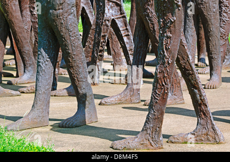 Les statues non identifiés par Magdalena Abakanowicz, Poznan, Pologne, Europe Banque D'Images