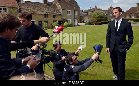 , Sherborne Dorset, UK. Le 31 mai 2013. L'équipe de funérailles GO marin et médaillé d'or olympique de voile à Andrew Simpson. Sir Ben Ainsley a parlé au nom de la famille. 31 mai, 2013 Photo par : DORSET MEDIA SERVICE/ Alamy Live News Banque D'Images