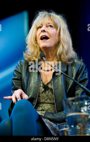 Deborah Moggach romancier et scénariste parle de son travail sur la scène du Festival 2013 Hay Hay-on-Wye Powys Pays de Galles UK Banque D'Images
