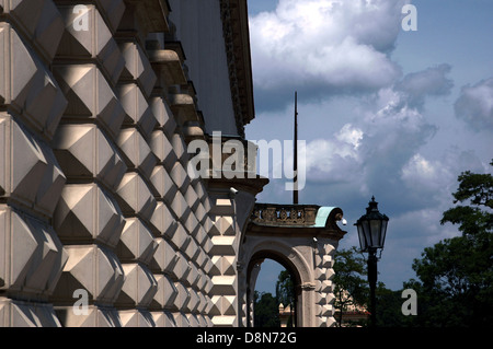 Façade géométrique de Cernin ou Palais Czernin le plus grand des palais baroques de Prague situé dans le quartier de Hradcany dans la ville de Prague République Tchèque Banque D'Images